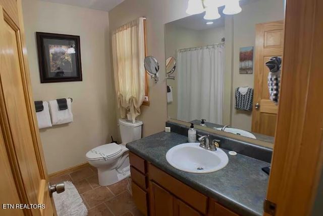 6814 Flats Rd, Tallassee, TN 37878