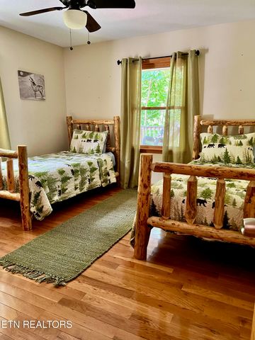 6814 Flats Rd, Tallassee, TN 37878