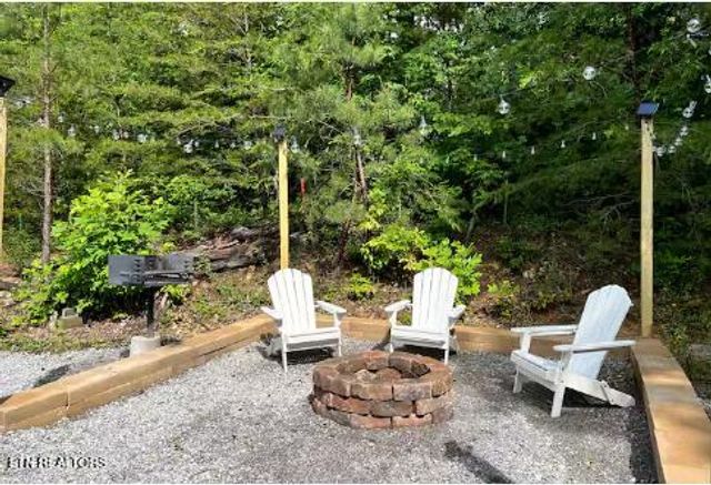 6814 Flats Rd, Tallassee, TN 37878