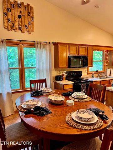 6814 Flats Rd, Tallassee, TN 37878