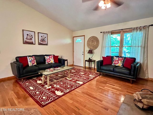 6814 Flats Rd, Tallassee, TN 37878