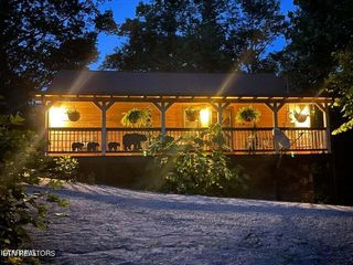 6814 Flats Rd, Tallassee, TN 37878