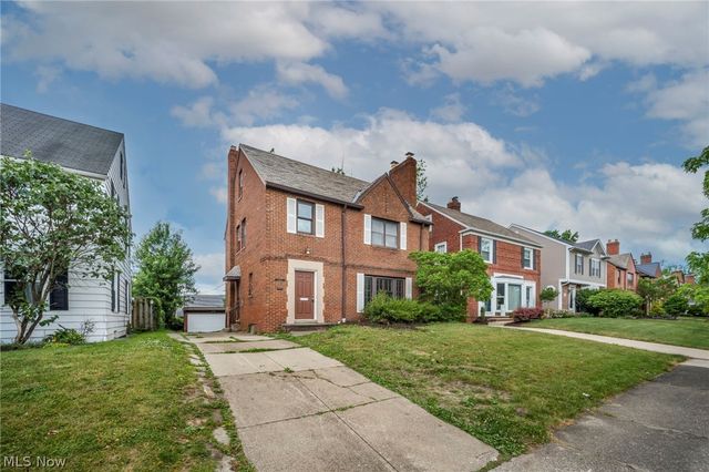 2496 Saybrook Road, University Heights, OH 44118