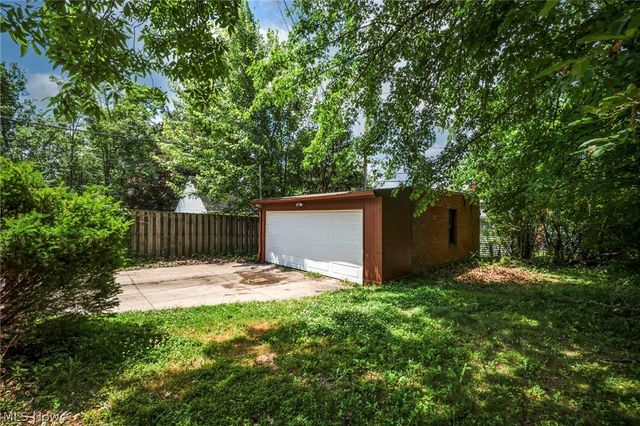 2496 Saybrook Road, University Heights, OH 44118