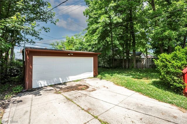 2496 Saybrook Road, University Heights, OH 44118