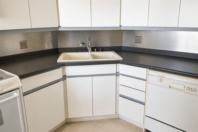 3200 N Lake Shore Drive 2008, Chicago, IL 60657