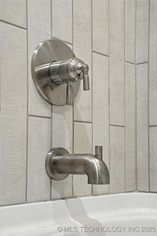 3921 S Madison Avenue, Tulsa, OK 74105