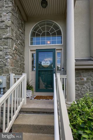 725 SKYWALK LN, Lancaster, PA 17601
