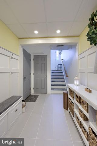 725 SKYWALK LN, Lancaster, PA 17601