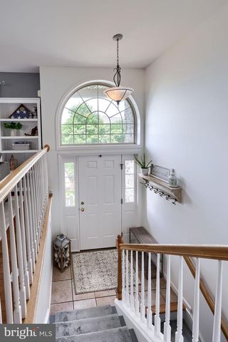 725 SKYWALK LN, Lancaster, PA 17601
