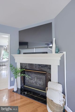725 SKYWALK LN, Lancaster, PA 17601