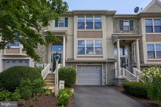 725 SKYWALK LN, Lancaster, PA 17601
