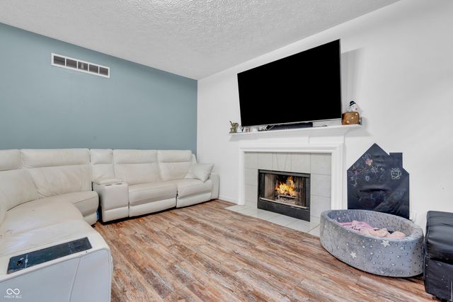 10249 Winlee Court, Indianapolis, IN 46236