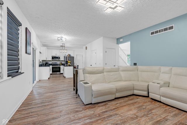 10249 Winlee Court, Indianapolis, IN 46236