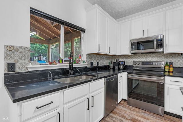 10249 Winlee Court, Indianapolis, IN 46236