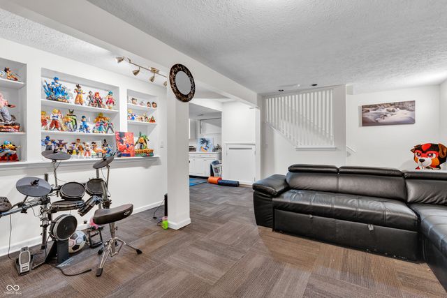 10249 Winlee Court, Indianapolis, IN 46236