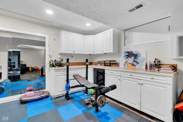 10249 Winlee Court, Indianapolis, IN 46236