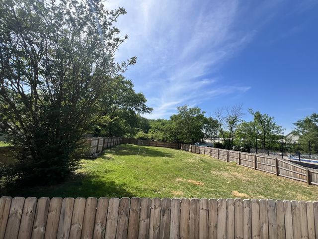 112 S Tarver Ave, Lebanon, TN 37087