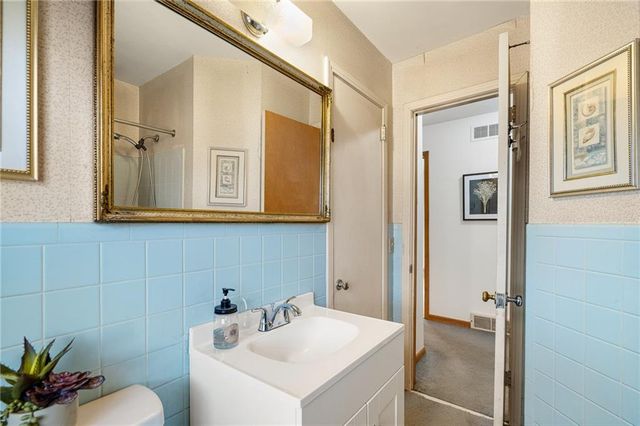 12128 E 49th Street, Independence, MO 64055