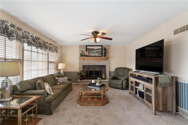 12128 E 49th Street, Independence, MO 64055