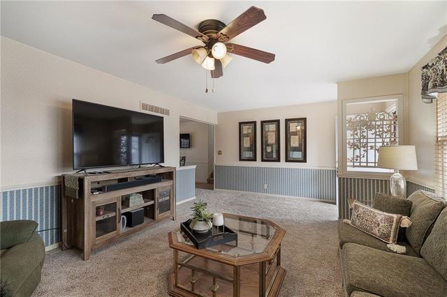 12128 E 49th Street, Independence, MO 64055