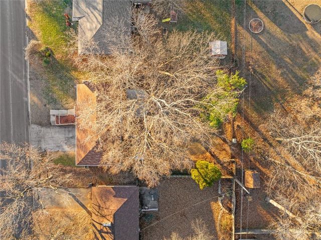 12128 E 49th Street, Independence, MO 64055