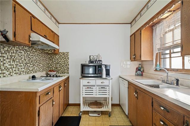 12128 E 49th Street, Independence, MO 64055