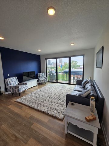 924 12th Street, Des Moines, IA 50309