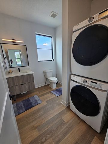 924 12th Street, Des Moines, IA 50309