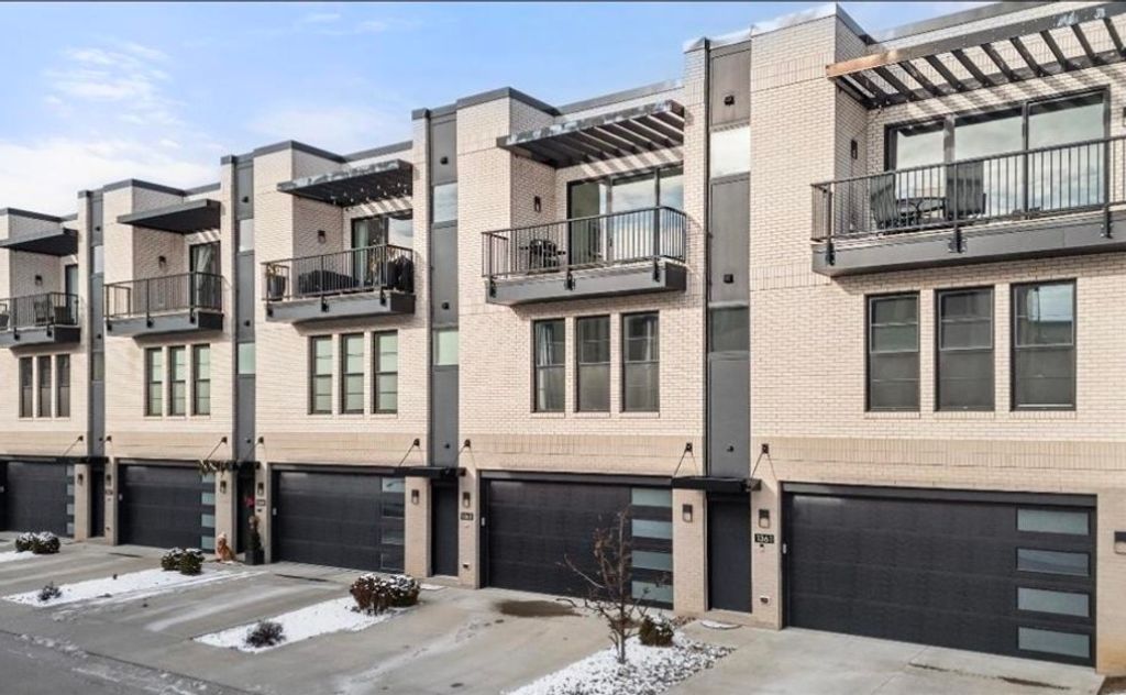 924 12th Street, Des Moines, IA 50309