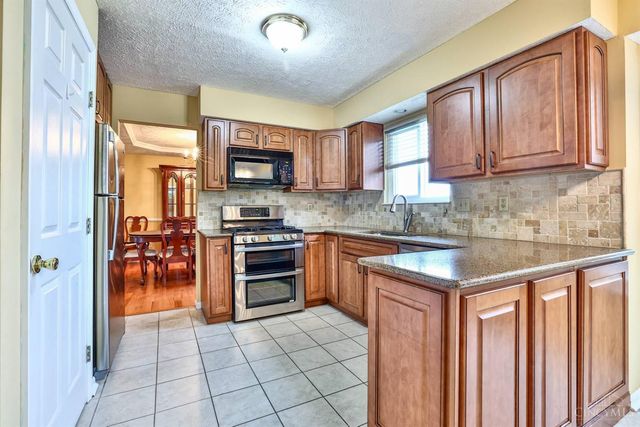 8244 Springleaf Lake Drive, Colerain Twp, OH 45247