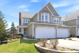 200 Tanglewood Drive, Glen Ellyn, IL 60137