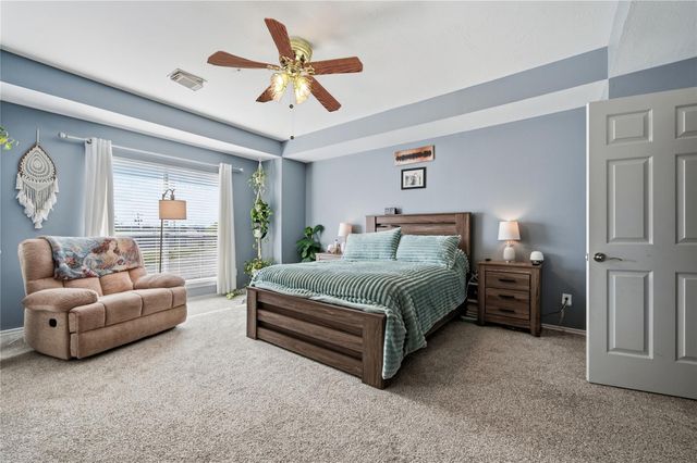 405 Regency Court, Friendswood, TX 77546