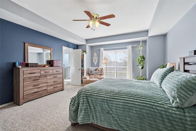 405 Regency Court, Friendswood, TX 77546