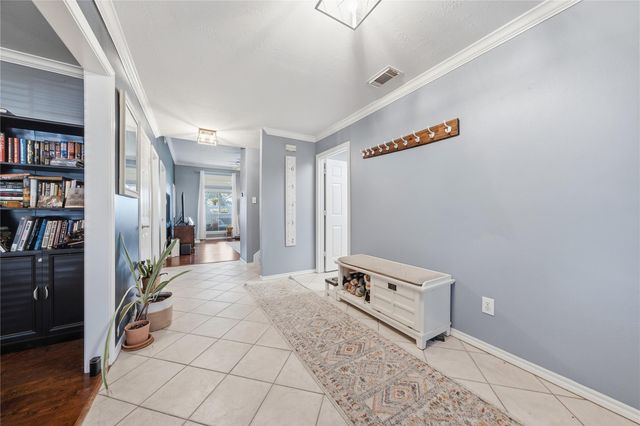 405 Regency Court, Friendswood, TX 77546