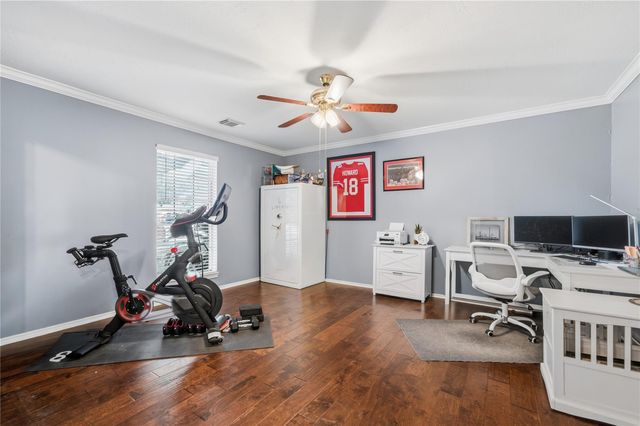405 Regency Court, Friendswood, TX 77546