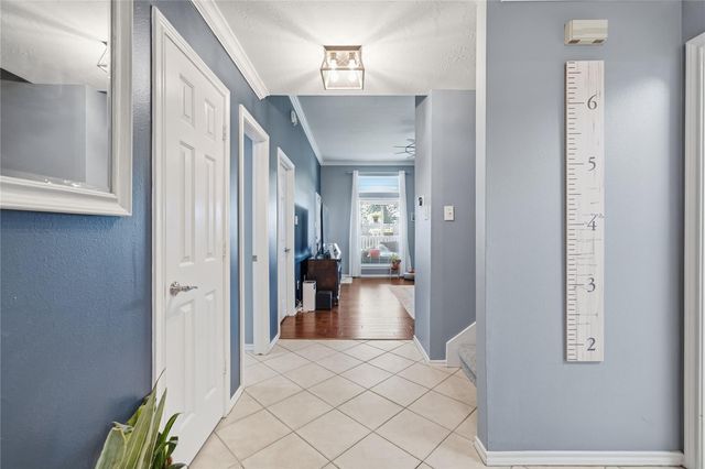 405 Regency Court, Friendswood, TX 77546