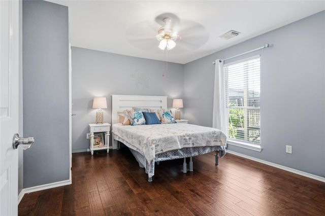 405 Regency Court, Friendswood, TX 77546