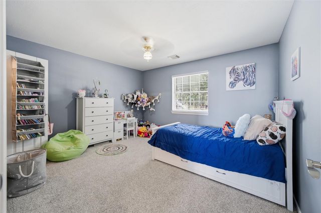 405 Regency Court, Friendswood, TX 77546