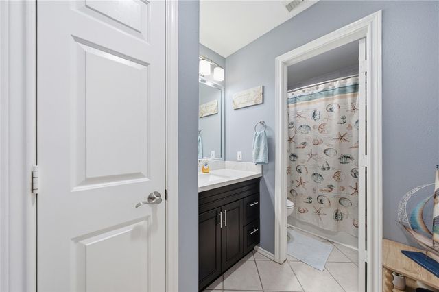 405 Regency Court, Friendswood, TX 77546