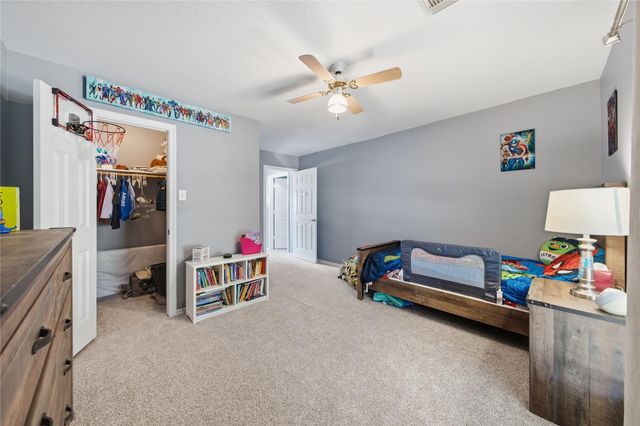 405 Regency Court, Friendswood, TX 77546