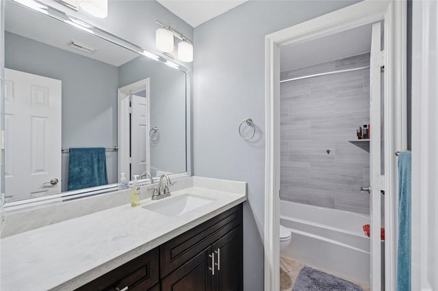 405 Regency Court, Friendswood, TX 77546