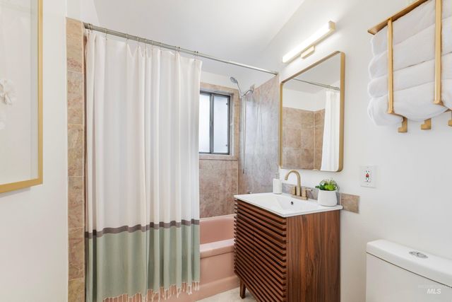 6708 W Holiday Drive, Boise, ID 83709