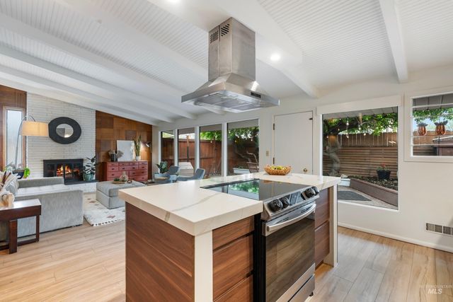 6708 W Holiday Drive, Boise, ID 83709