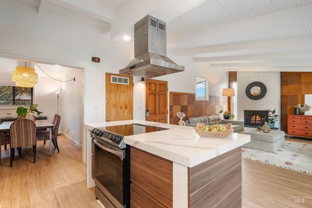 6708 W Holiday Drive, Boise, ID 83709