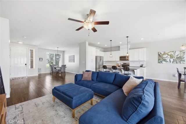 1906 McIntosh Way, Bakersfield, CA 93312