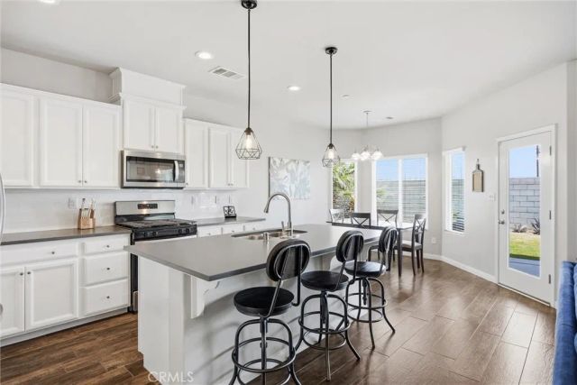1906 McIntosh Way, Bakersfield, CA 93312