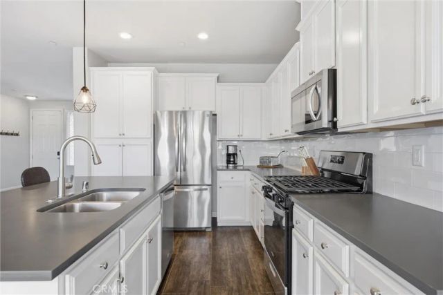 1906 McIntosh Way, Bakersfield, CA 93312