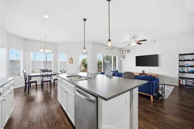 1906 McIntosh Way, Bakersfield, CA 93312