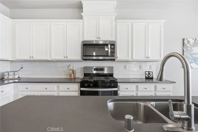 1906 McIntosh Way, Bakersfield, CA 93312
